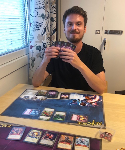 playing keyforge