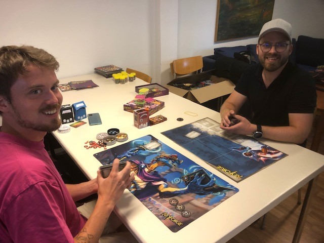 playing keyforge