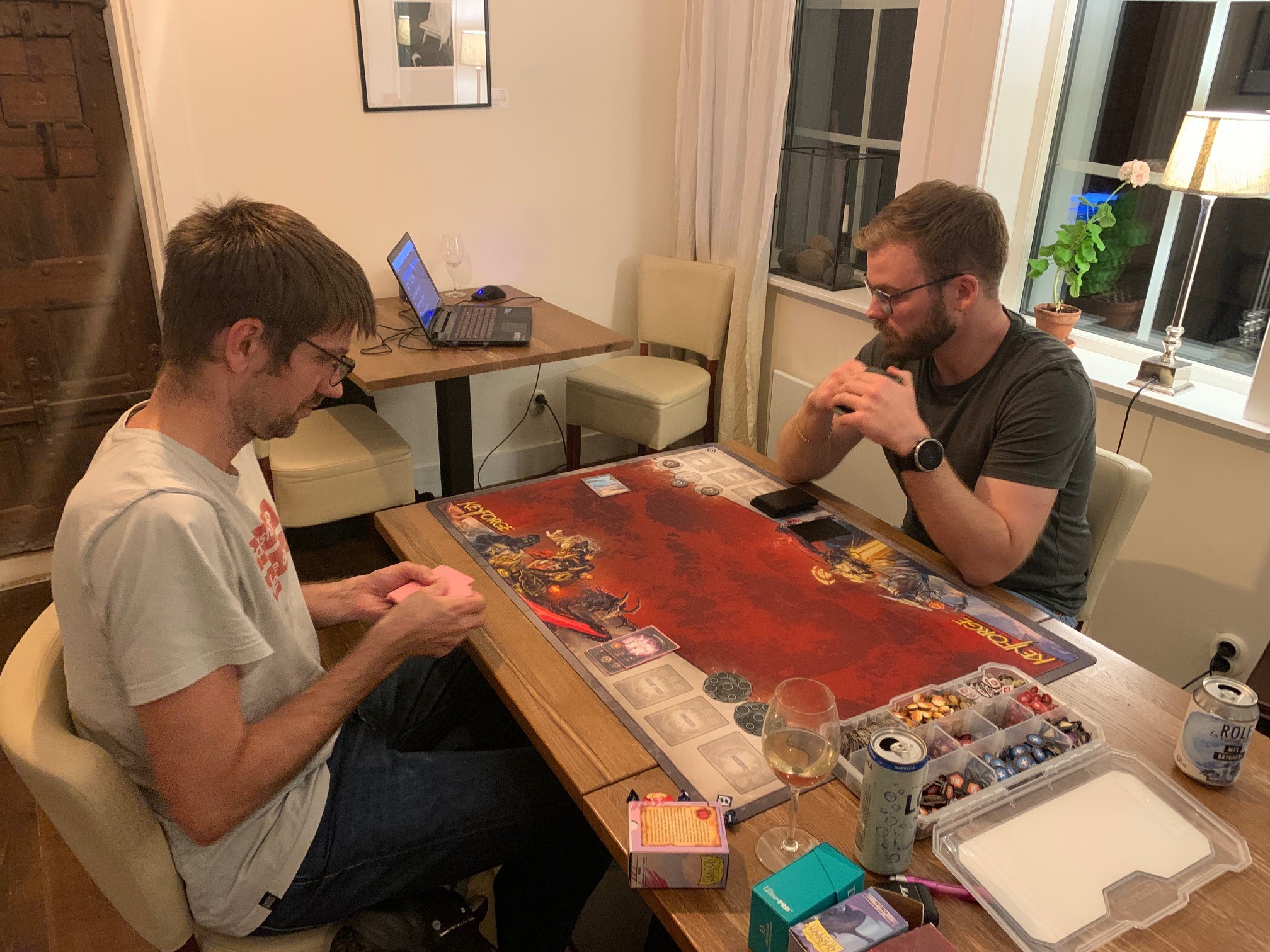 playing keyforge